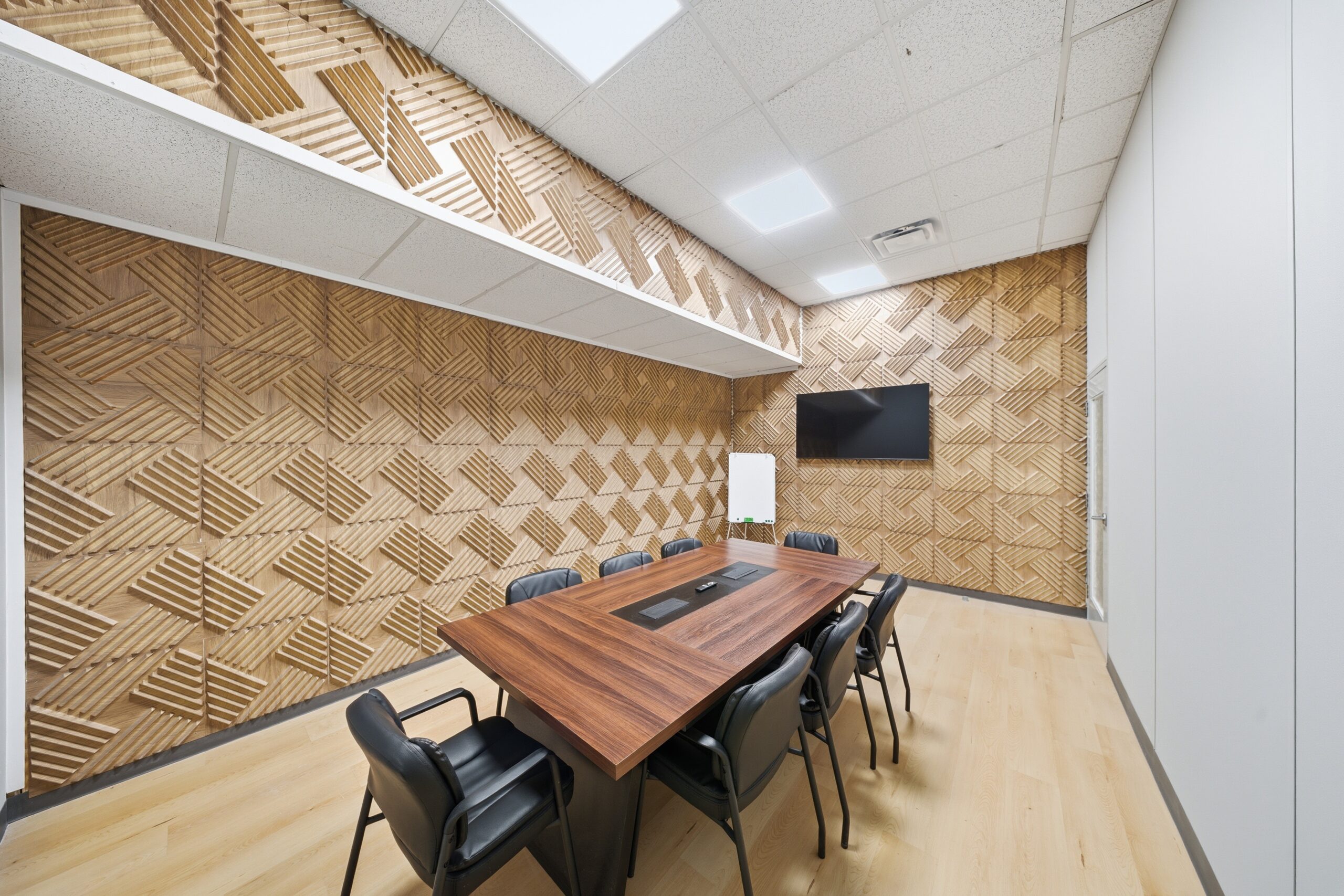 Boardroom rentals Parry Sound with seating for meetings